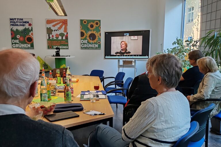 Struktureller Rassismus im Fokus – Ein Abend mit Gönül Eğlence